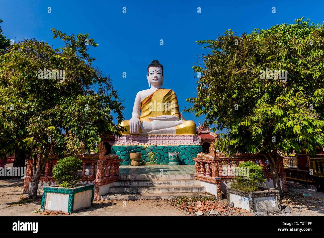 Angkor Ban temples and statues in Kampong Cham, Cambodia, Indochina, Southeast Asia, Asia Stock Photo