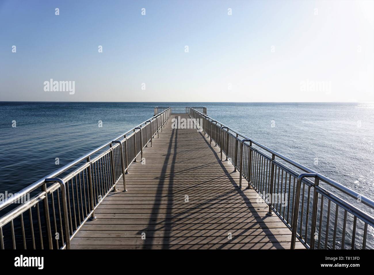 Empty wooden pier hi-res stock photography and images - Alamy