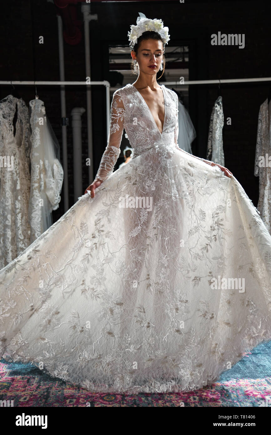 NEW YORK NY APRIL 16 A model posing during Naeem Khan Spring 2020 bridal presentation on April 16 2019 in New York NY Stock Photo Alamy