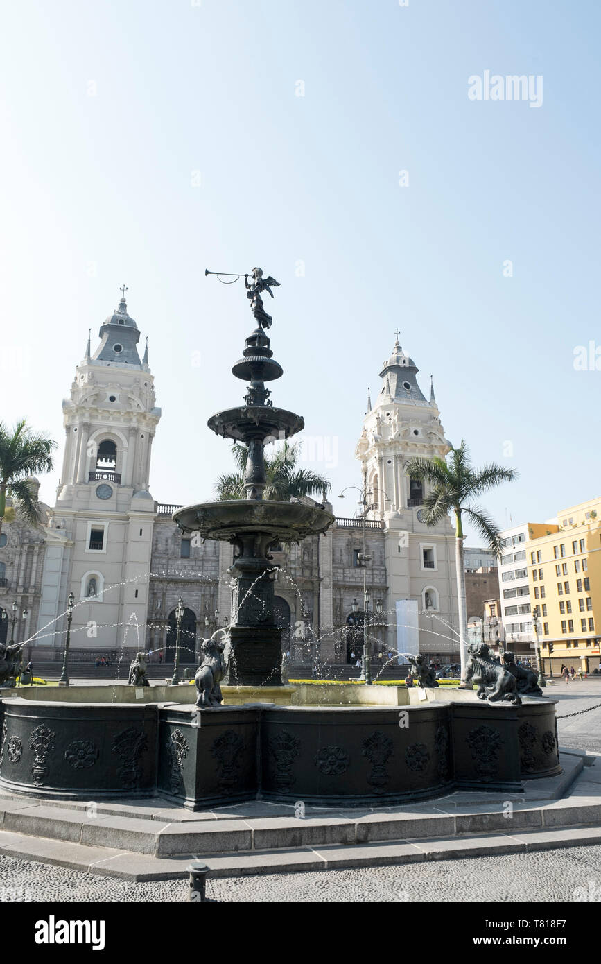 beautiful pool in the Plaza Mayor of Lima. Peru Stock Photo Alamy