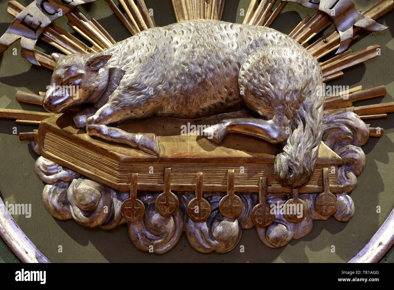 Agneau de Dieu. Eglise NotreDame de l'Assomption. Cordon Stock Photo