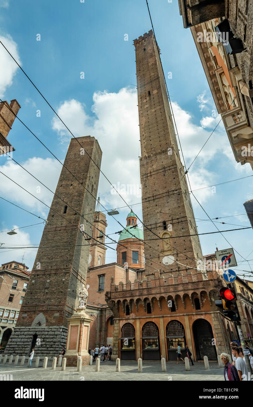 Bologna centro hires stock photography and images Alamy