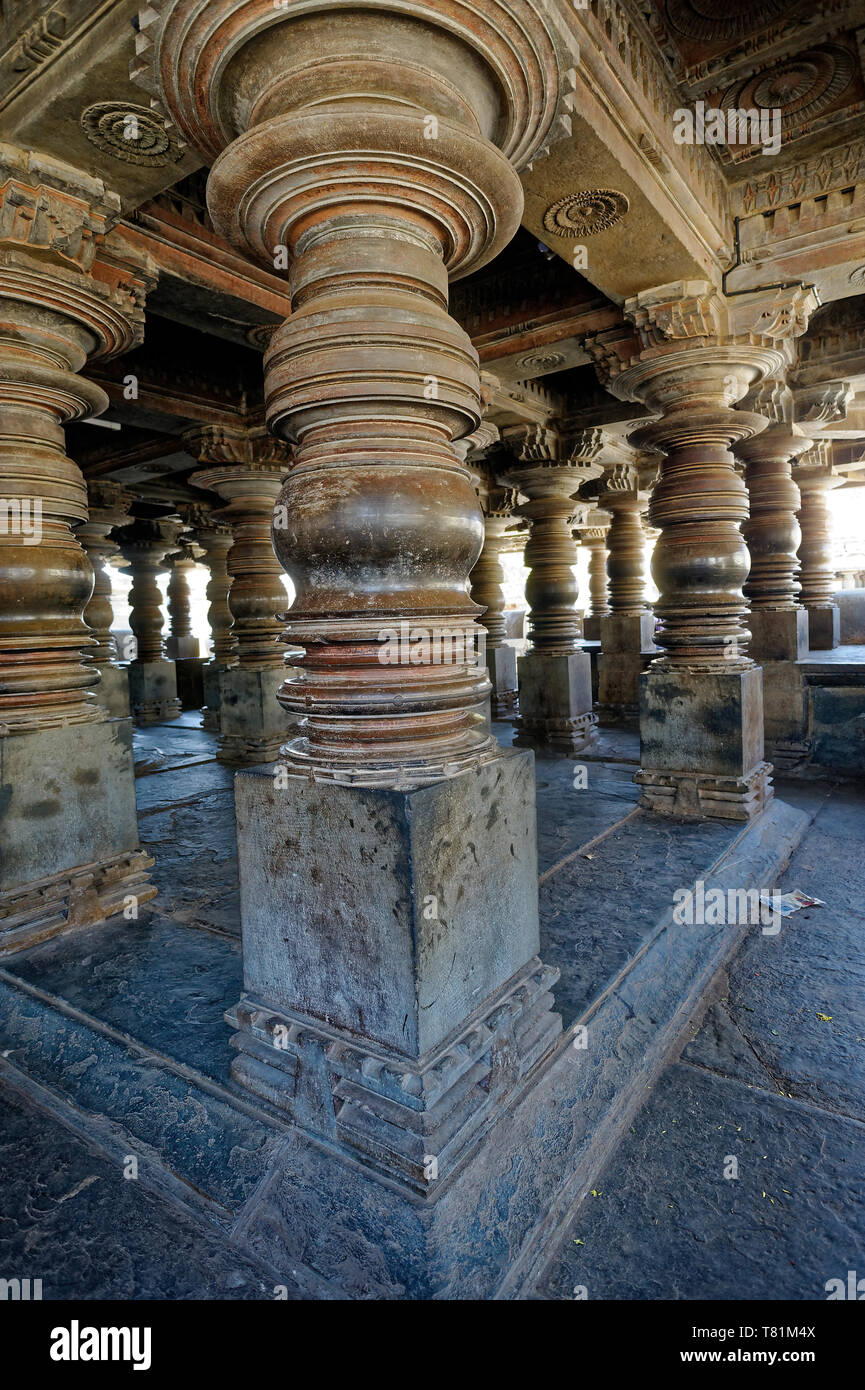 Lathe turned pillars of Harihareshvara temple Stock Photo Alamy