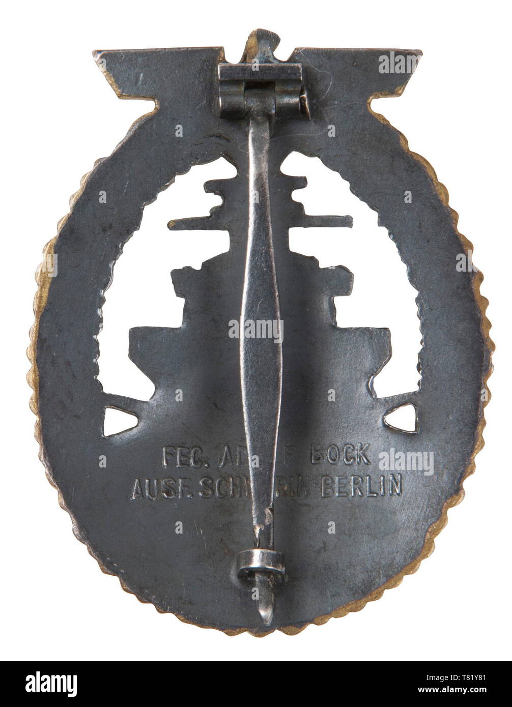 A High Seas Fleet War Badge Maker C. Schwerin u. Sohn. Early tombak example with raised trademark, barrel hinge and vertical tapered pin. USA-Los historic, historical, awards, award, German Reich, Third Reich, Nazi era, National Socialism, object, objects, stills, medal, decoration, medals, decorations, clipping, cut out, cut-out, cut-outs, honor, honour, National Socialist, Nazi, Nazi period, 20th century, Editorial-Use-Only Stock Photo