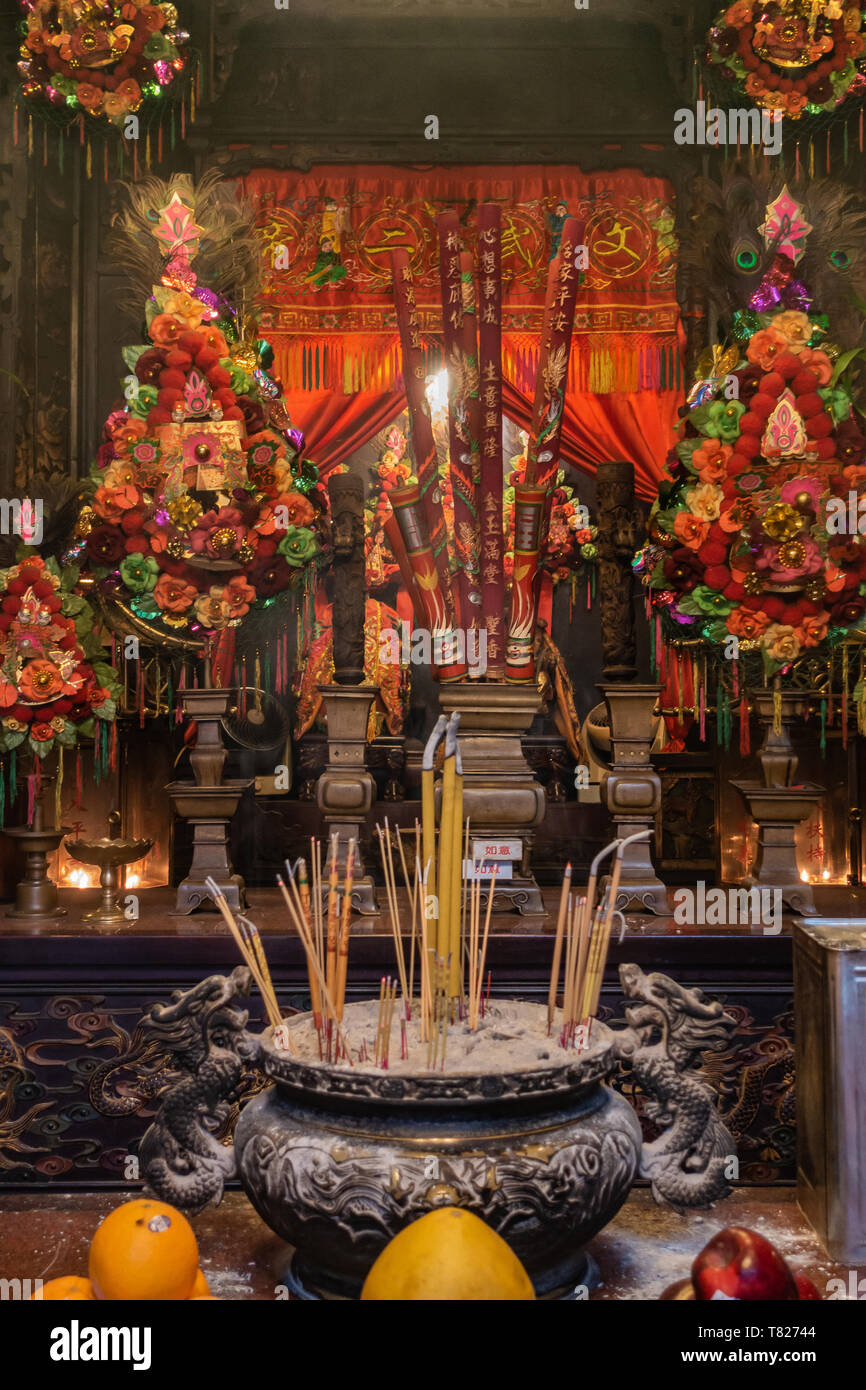 Altar of incense hi-res stock photography and images - Alamy