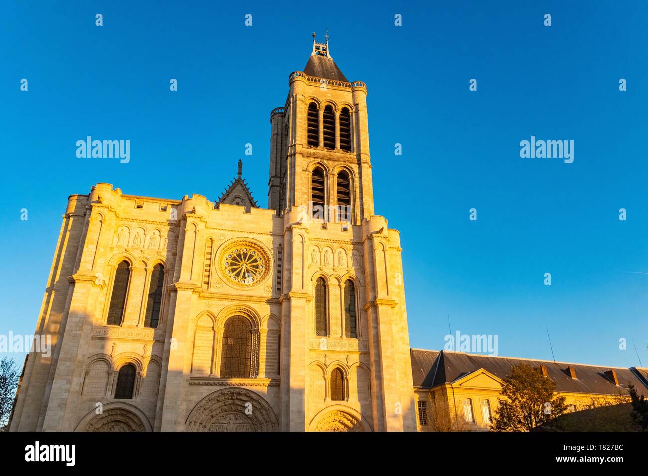 Royal basilica of saint denis hires stock photography and images Alamy