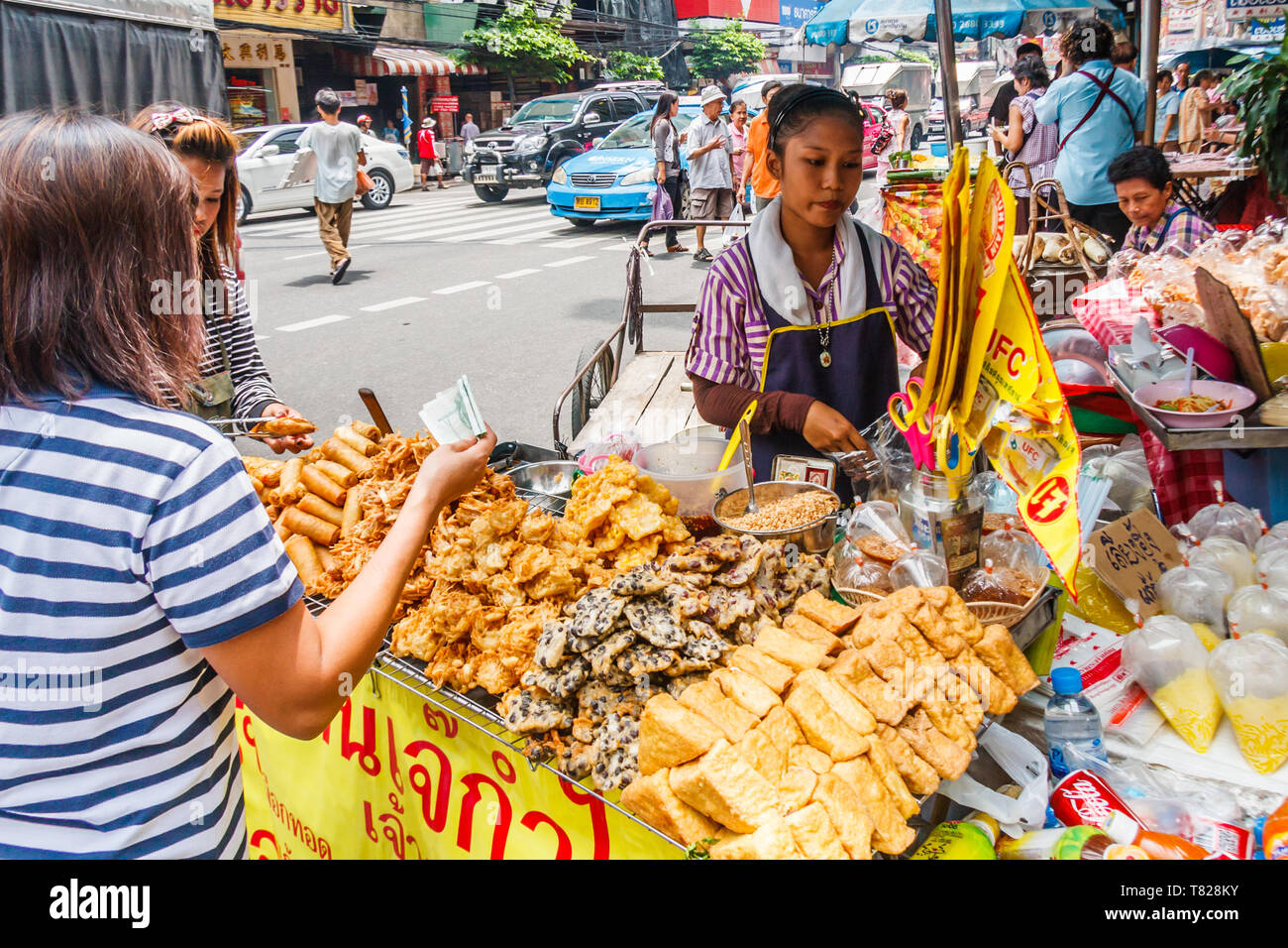 Asian food carts hires stock photography and images Alamy