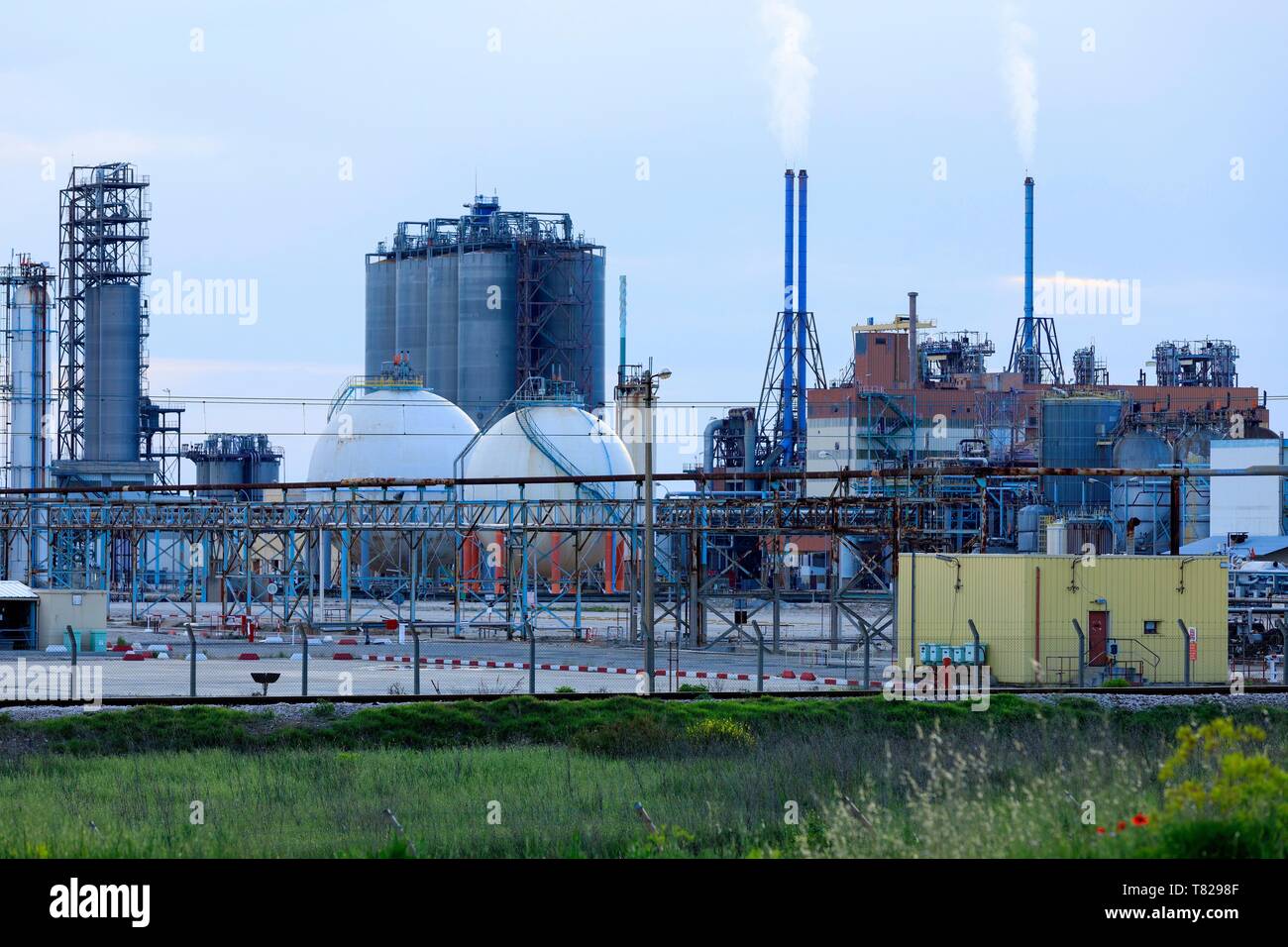 France, Bouches du Rhone, Berre l'Etang, Lyon Dell Basell petrochemical ...