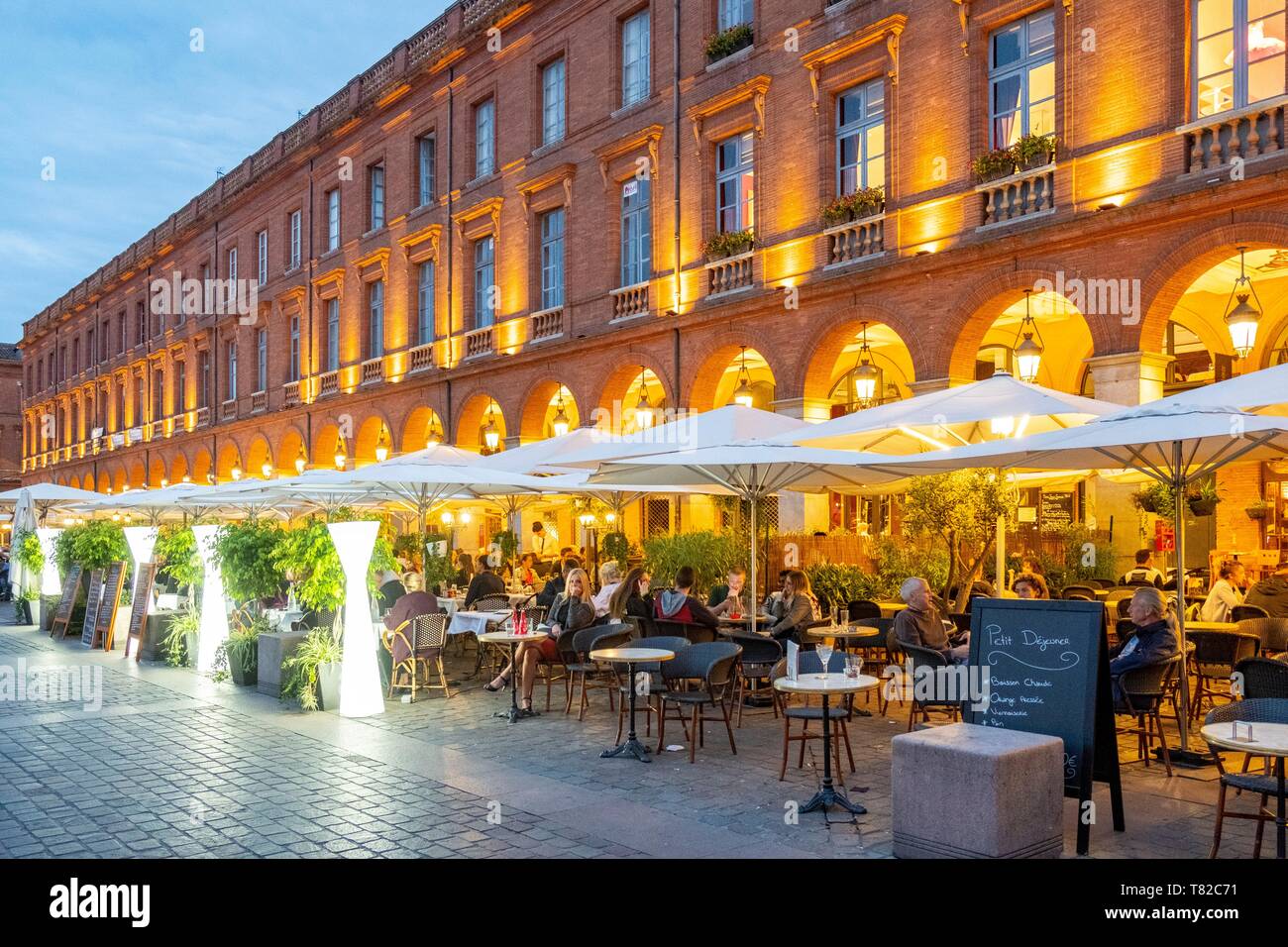 France, Haute Garonne, Toulouse, the cafes of Capitol Square Stock Photo