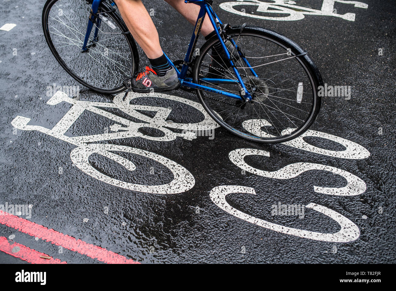 Cycling in London Stock Photo Alamy