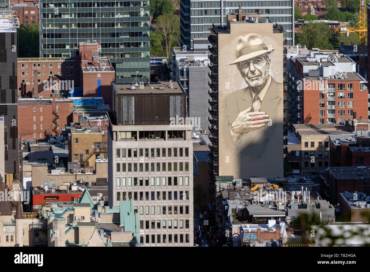 Canada, Province of Quebec, Montreal, Kondiaronk Lookout on Mount Royal, Downtown View, Giant Fresco of Leonard Cohen commissioned by two artists - American El Mac and Montrealer Gene Pendon (nicknamed Starship) Stock Photo