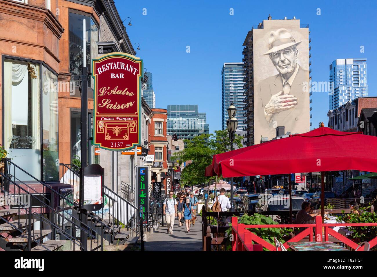Canada, Province of Quebec, Montreal, Crescent Street, giant fresco of Léonard Cohen by two artists - the American El Mac and the Montrealer Gene Pendon (nicknamed Starship) Stock Photo