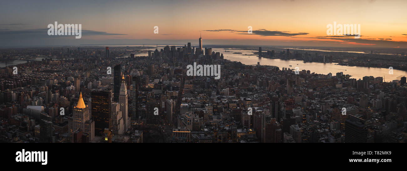New york city beautiful sunset hi-res stock photography and images - Alamy