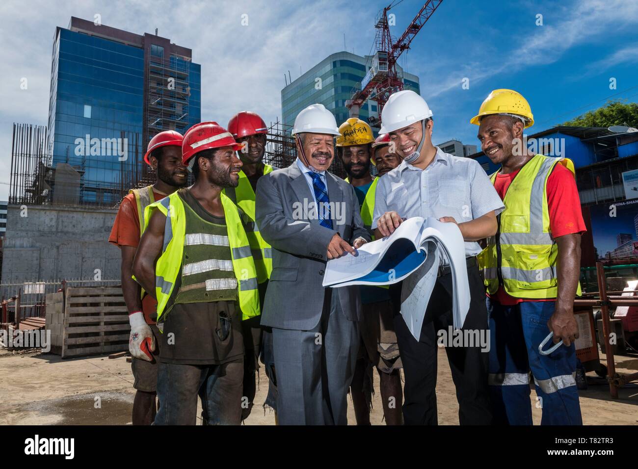 Papua New Guinea, National Capital District, Port Moresby, Town, Downtown District, Governor of Port Moresby, Powes Parkop visiting a construction site Stock Photo