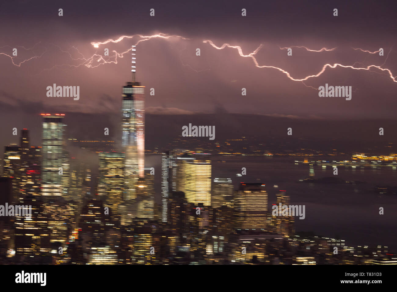 Lightning new york city hi-res stock photography and images - Alamy