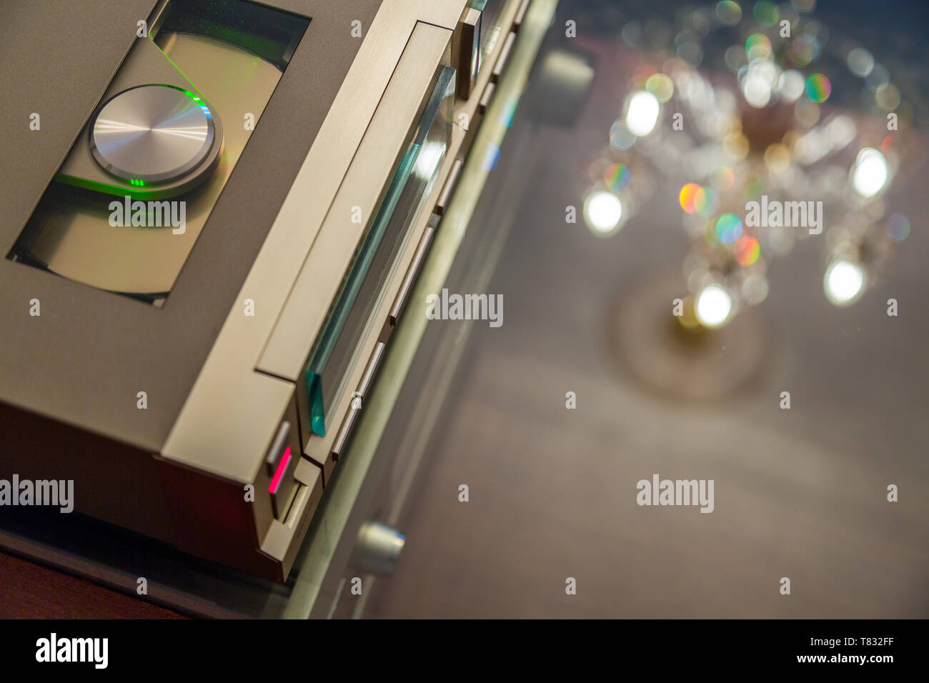 Compact disc player hires stock photography and images Alamy