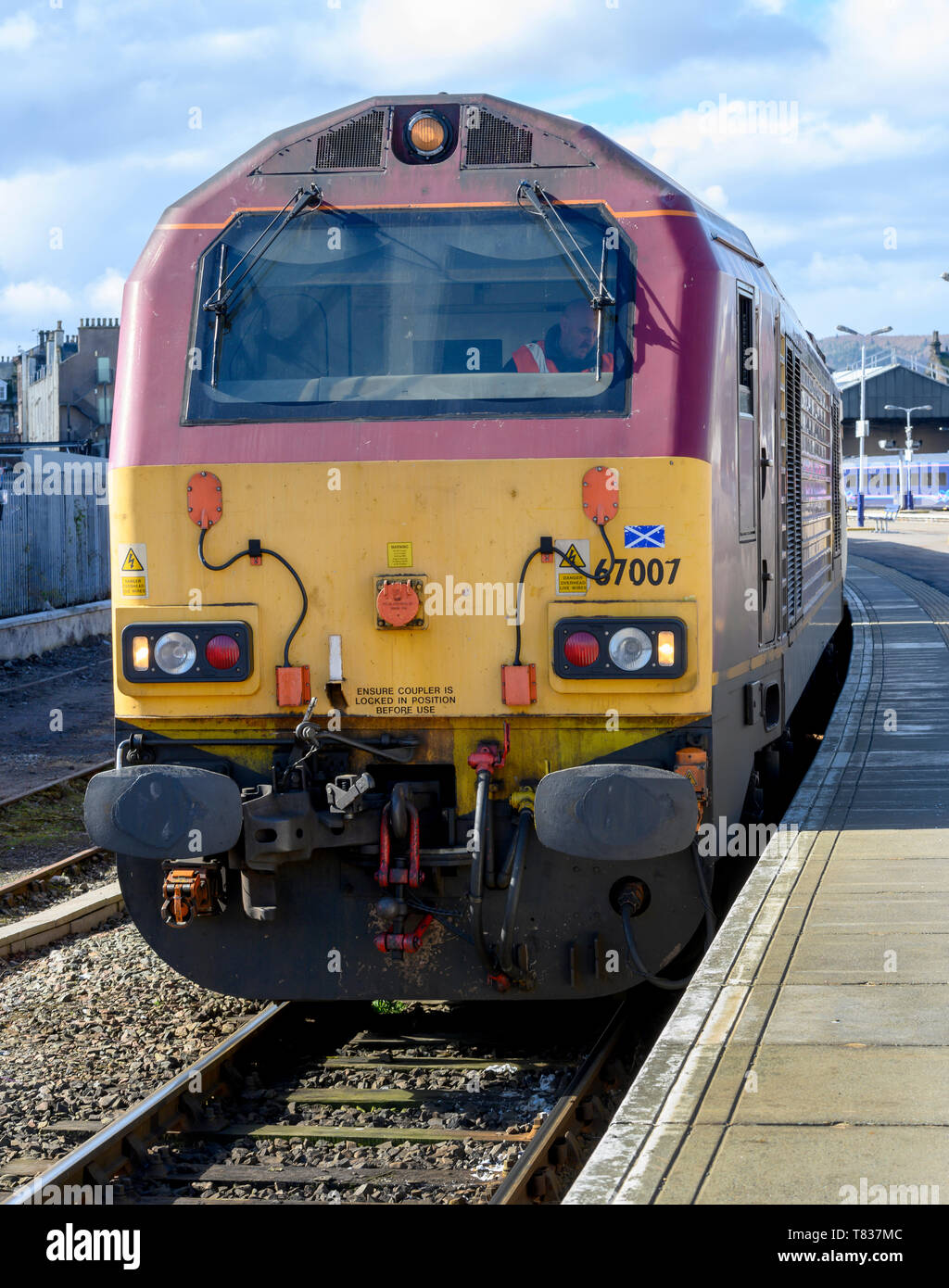 British Rail Class 67 Bo-Bo diesel-electric locomotive number 67007 at the head of Caledonian Sleeper at Inverness, Scotland, UK. Stock Photo