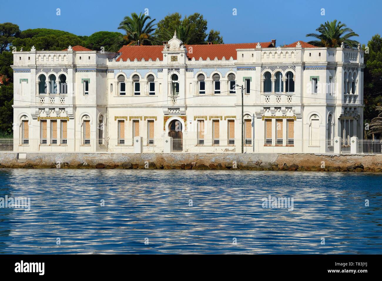 France, Var, the Rade (Roadstead) of Toulon, La Seyne sur Mer, area of  Tamaris, the orientalist style Michel Pacha Institute (formerly Institute  of Marine Biology of the University of Lyon Stock Photo -