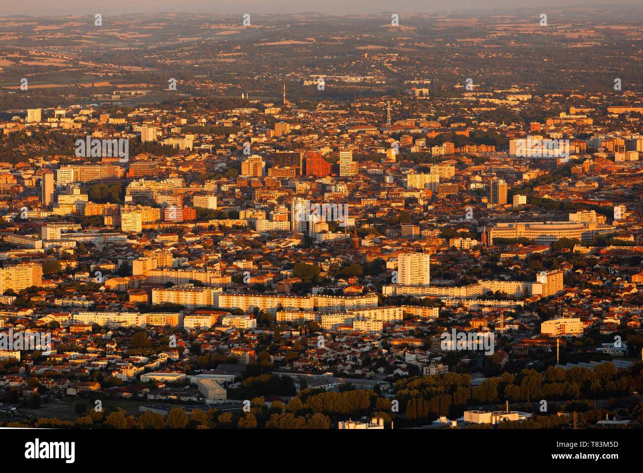France, Haute-Garonne, Toulouse, listed at Great Tourist Sites in Midi-Pyrenees, aerial view of downtown Toulouse at sunset Stock Photo