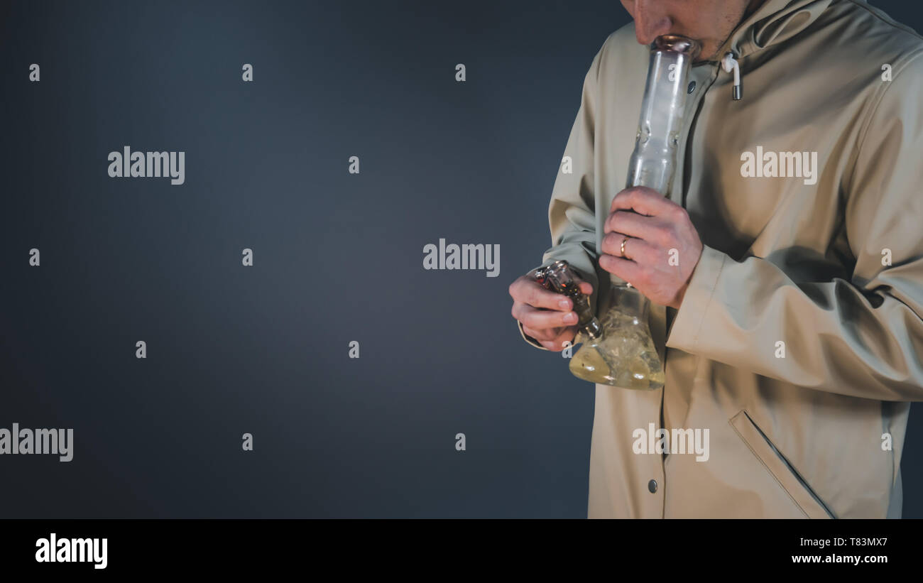 Marijuana weed smoking close hi-res stock photography and images - Alamy