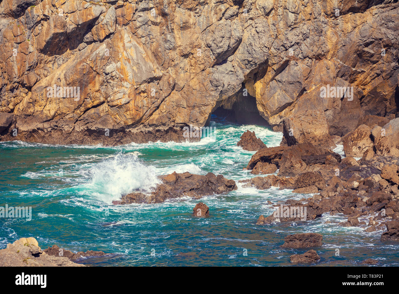 Brown rock arch hi-res stock photography and images - Alamy