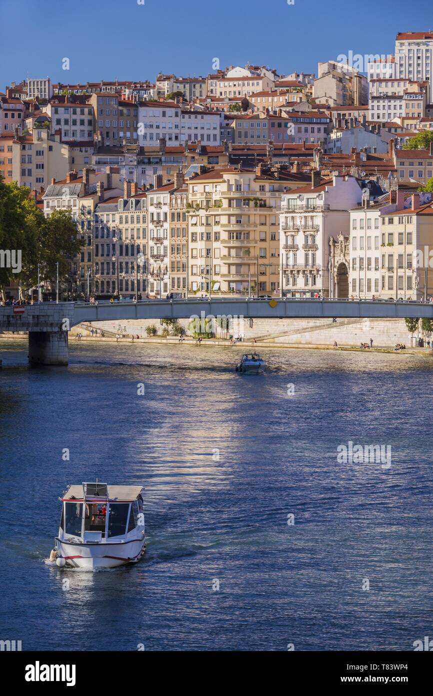 France, Rhone, Lyon, historical site listed as World Heritage by UNESCO, the Saone river with a view of the Croix-Rousse district, the bridge Pont de la Feuillée Stock Photo