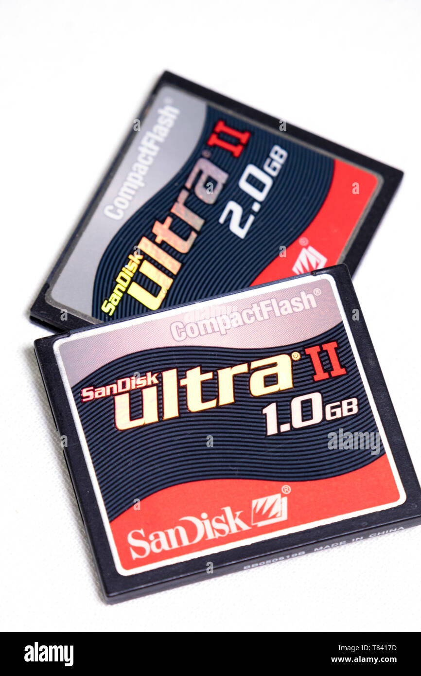 Old SanDisk CompactFlash camera memory cards 1.0GB and 2.0GB Stock