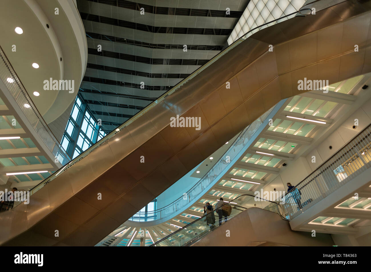 Moving escalator in city mall hi-res stock photography and images - Alamy