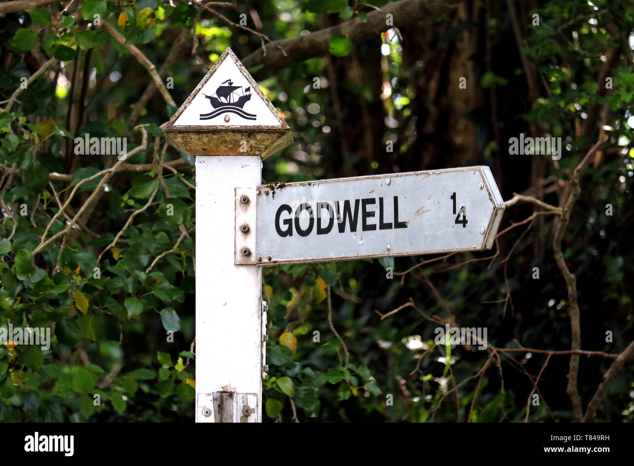Godwell Village Sign, Pointing down Godwell Lane, Filham Area of Ivybridge, South Hams, Devon, SW England Stock Photo