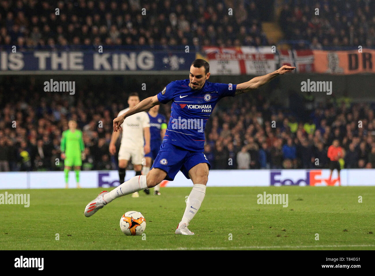 London, UK. 9th May 2019. Davide Zappacosta of Chelsea in action. UEFA Europa league match, semi- final, 2nd leg match , Chelsea v Eintracht Frankfurt at Stamford Bridge in London on Thursday 9th May 2019.  this image may only be used for Editorial purposes. Editorial use only, license required for commercial use. No use in betting, games or a single club/league/player publications . pic by Steffan Bowen Credit: Andrew Orchard sports photography/Alamy Live News Stock Photo