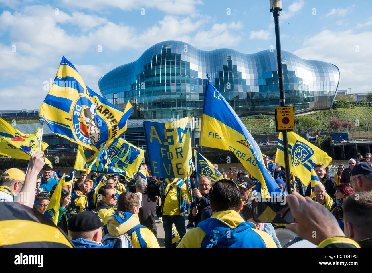 ASM Clermont Auvergne rugby fans in Newcastle uk for the 2019 European Rugby Champions Cup Finals. French clubs Stock Photo