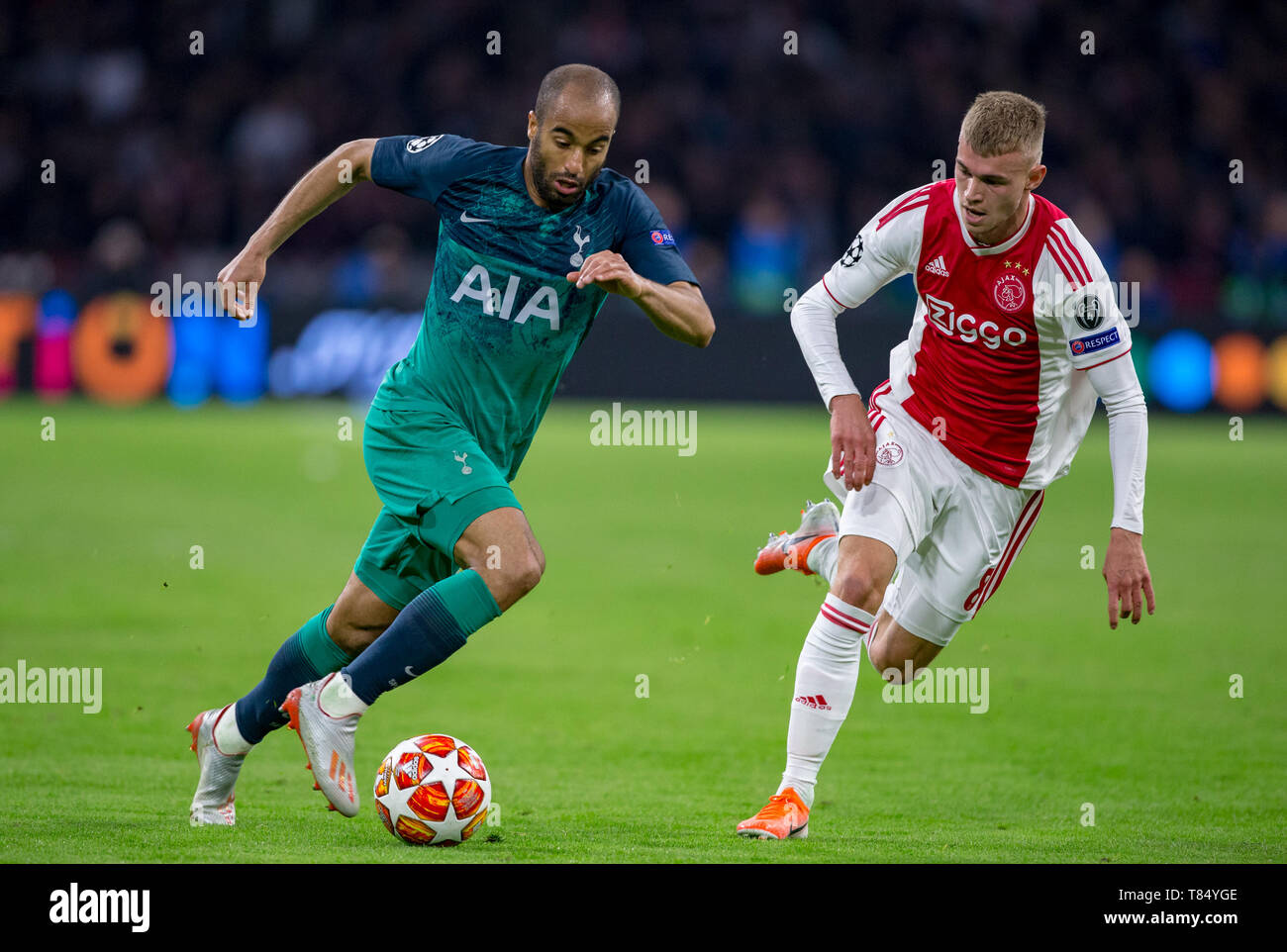 Lucas Moura Of Spurs Daley Sinkgraven Of Ajax During The Uefa Champions League Semi Final 2nd Leg Match Between Ajax And Tottenham Hotspur At Johan Stock Photo Alamy