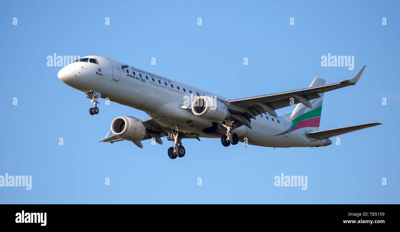 航空機・ヘリコプター Air Costa Aviator Story ERJ-190LR Air Costa Aviator Story ERJ-190LR - メルカリ