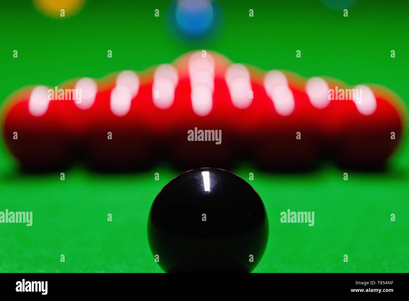 Snooker balls in starting position Stock Photo Alamy