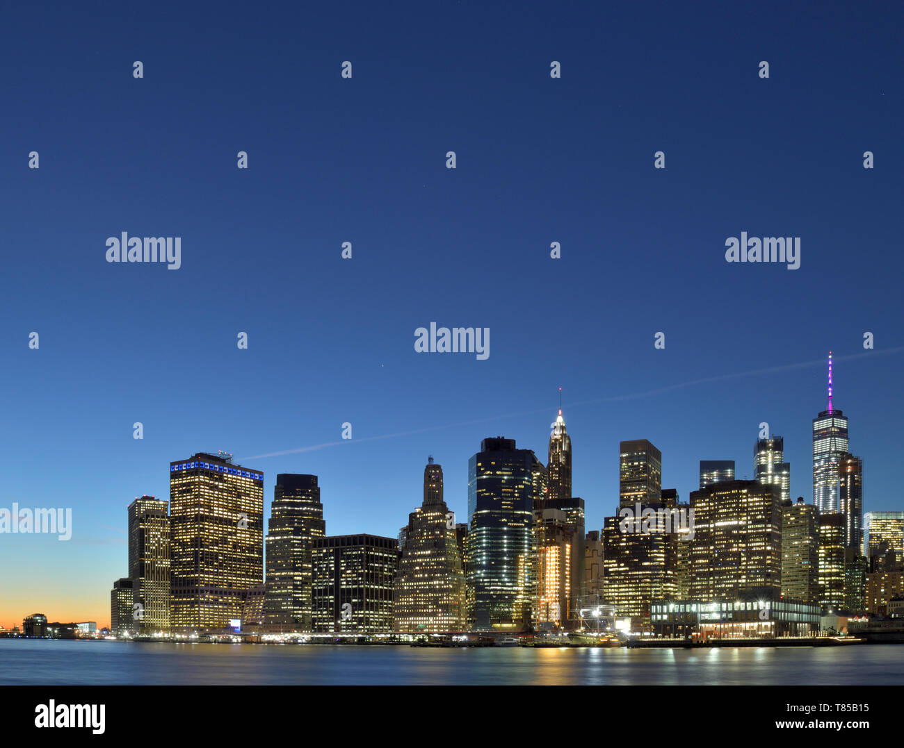 A night view of Lower Manhattan skyline Stock Photo - Alamy