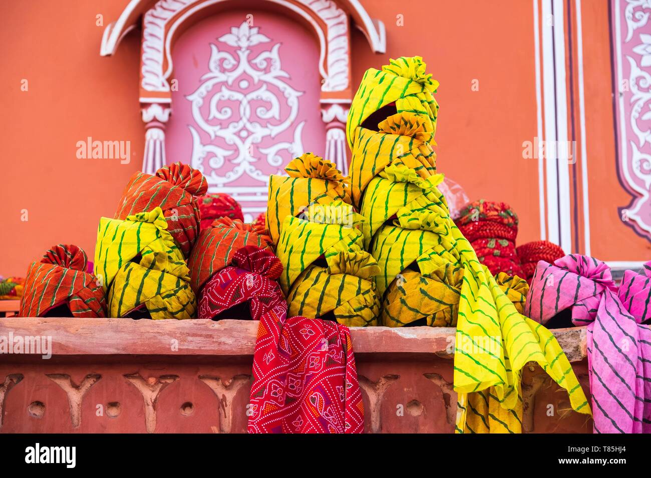 India, Rajasthan, Jaipur, Johari Bazar, turban shop Stock Photo
