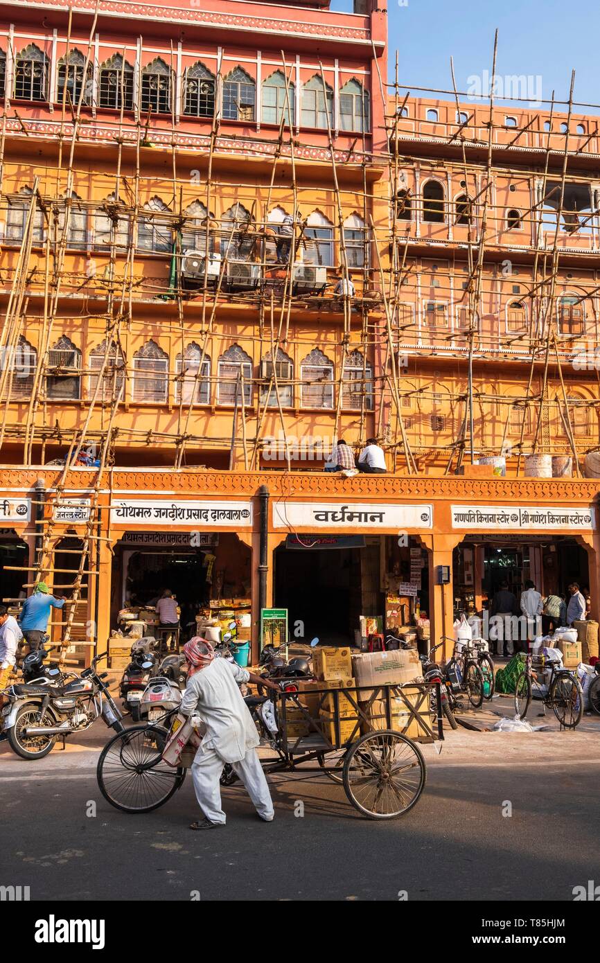 India, Rajasthan, Jaipur, scaffoldings in Johari Bazar Stock Photo
