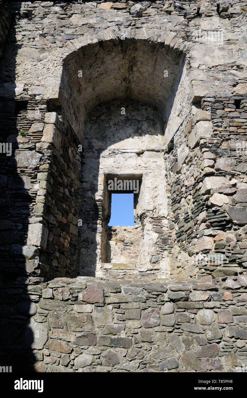 Interior view of one of the windows in the ruins of Dunstaffnage Castle, Dunbeg, Argyll and Bute, Scotland Stock Photo