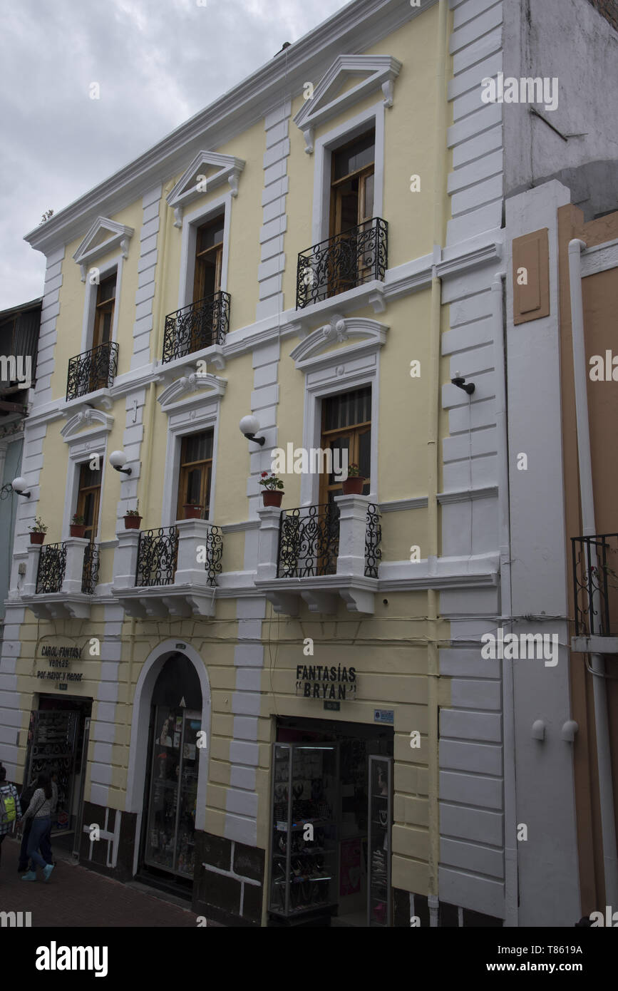 Historisches zentrum von ecuador hi-res stock photography and images ...