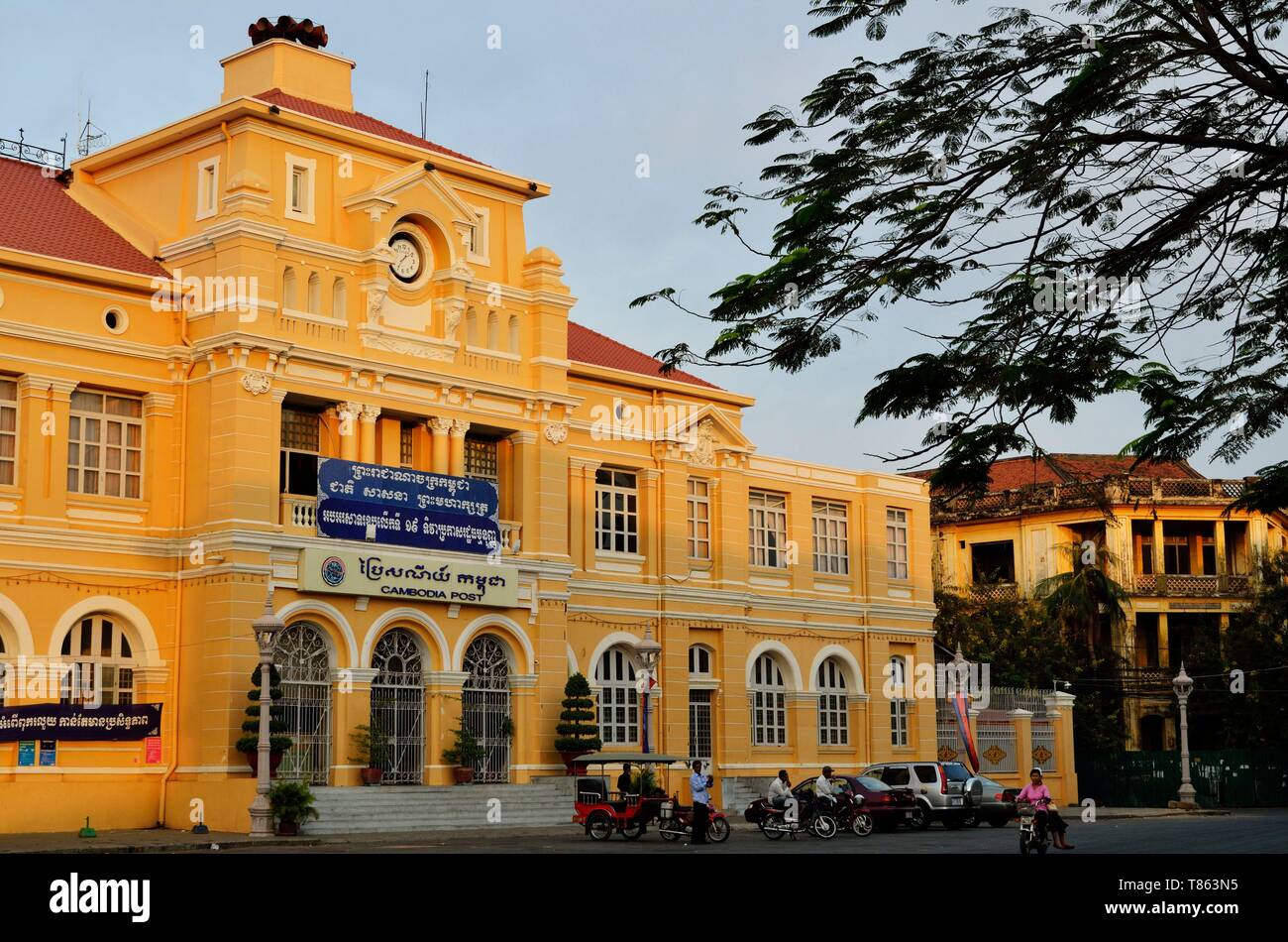Cambodia, Phnom Penh, main Post office french colonial style building Stock Photo