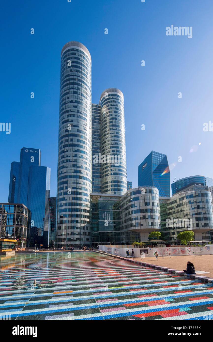 France, Hauts de Seine, suburb of Paris, La Defense, building Coeur Defense  (2001) of the architect Jean Paul Viguier Stock Photo - Alamy