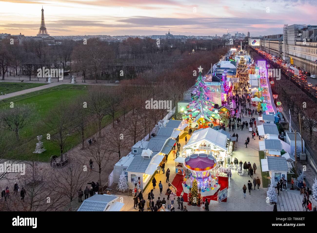 France, Paris, Tuileries Garden, the Christmas market Stock Photo Alamy
