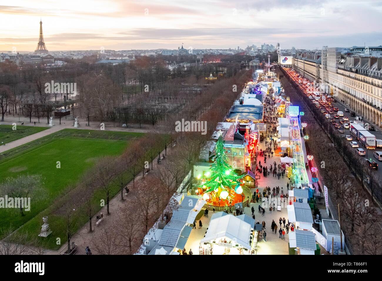 France, Paris, Tuileries Garden, the Christmas market Stock Photo Alamy