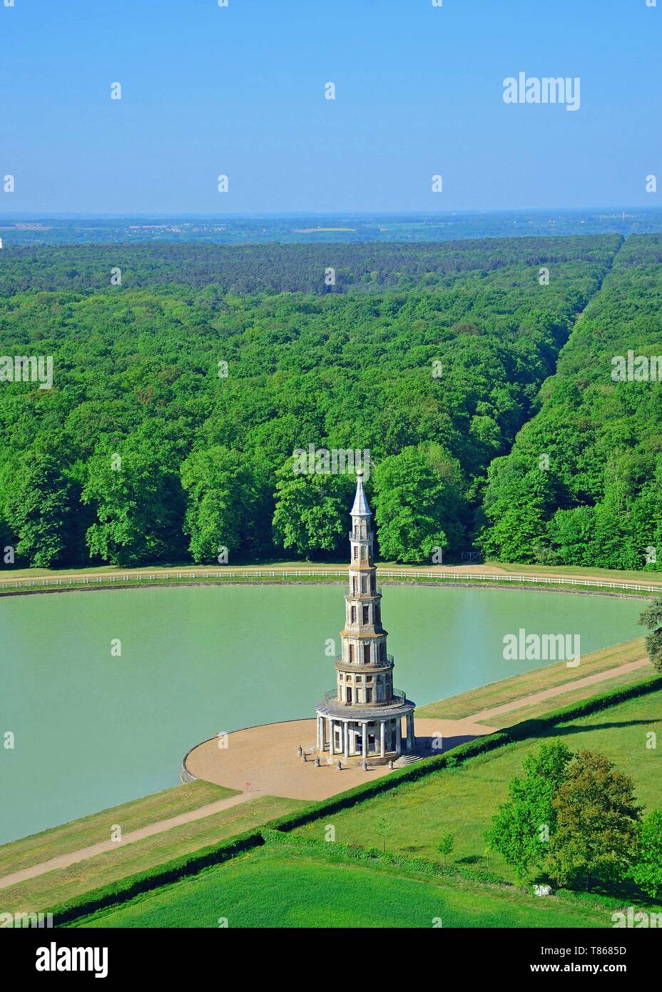 France, Indre et Loire, Amboise, Chanteloup Pagoda (aerial view) Stock Photo