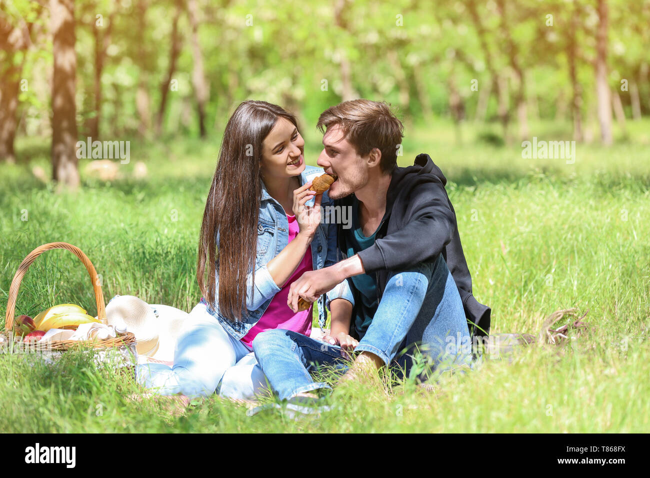 Family resting having picnic hi-res stock photography and images - Alamy