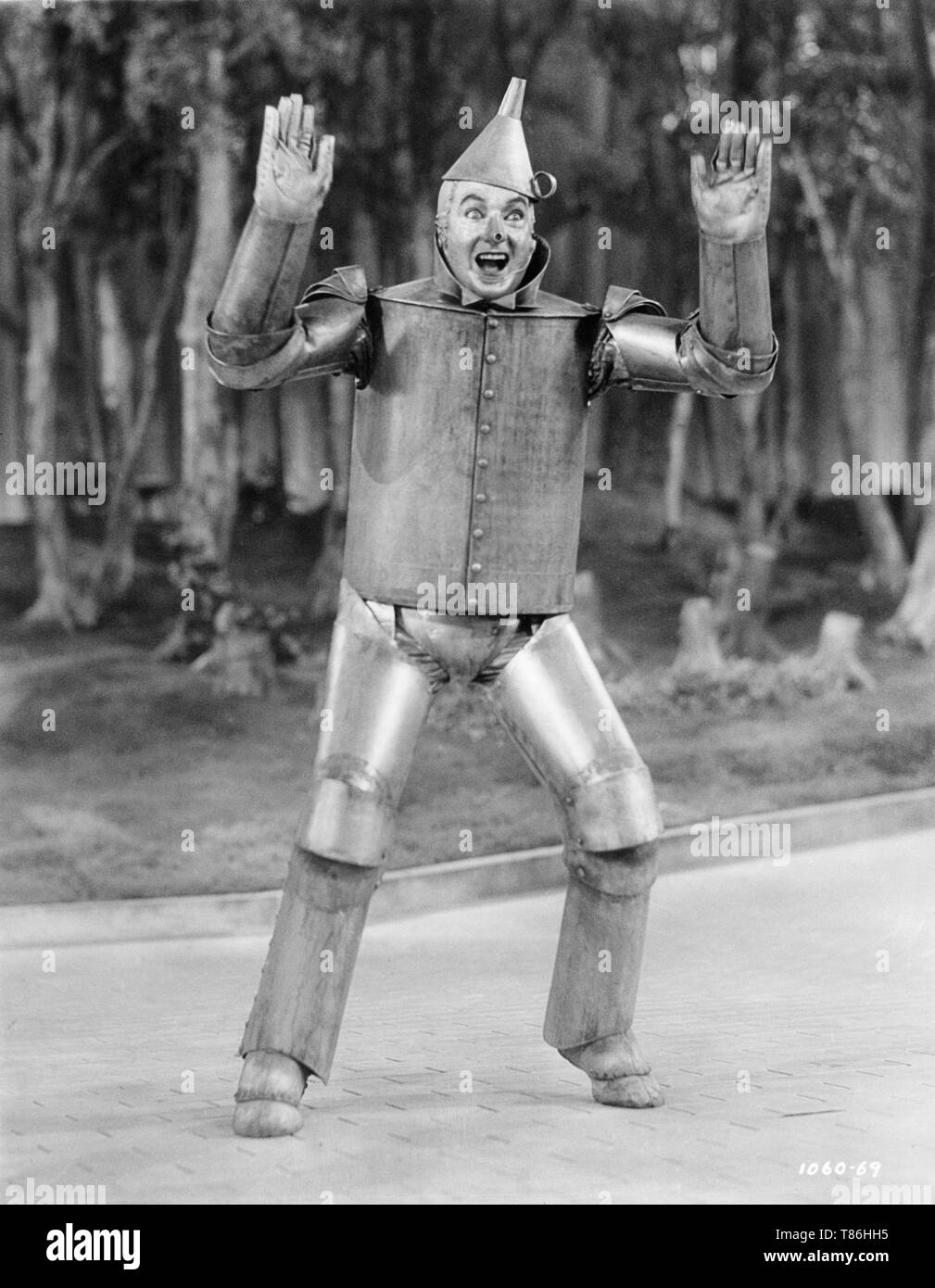 JACK HALEY as Tin Man THE WIZARD OF OZ 1939 director Victor Fleming book Frank L. Baum Metro Goldwyn Mayer Stock Photo