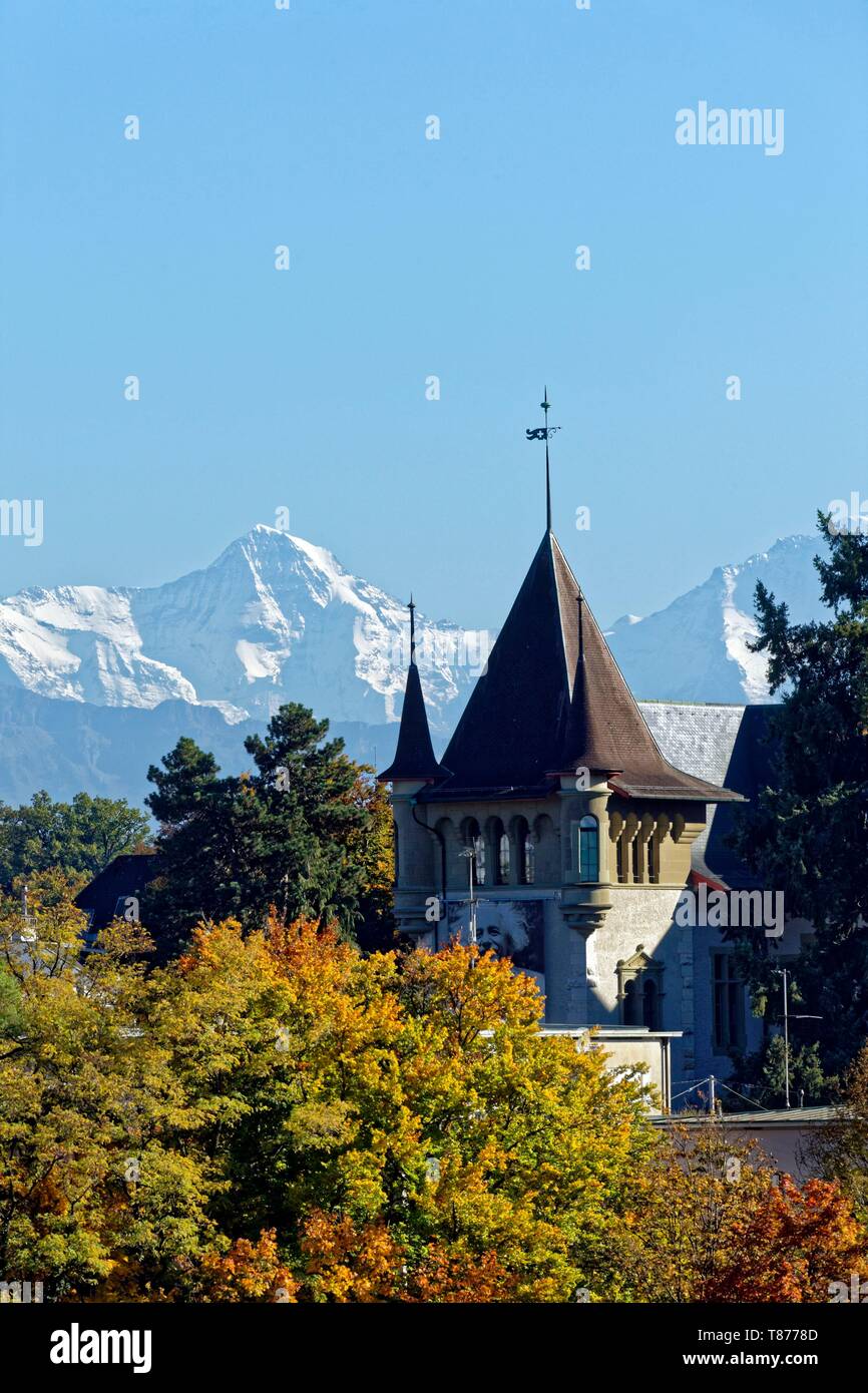 Switzerland, canton of Berne, Berne, the old town listed as World Heritage by UNESCO, Historical Museum and Einstein Museum (Historisches Museum and Einstein Museum) and the Alps in the background Stock Photo