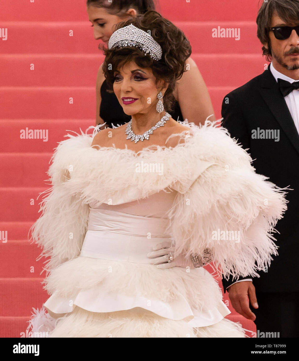 Joan Collins Valentino High Resolution Stock Photography and Images - Alamy