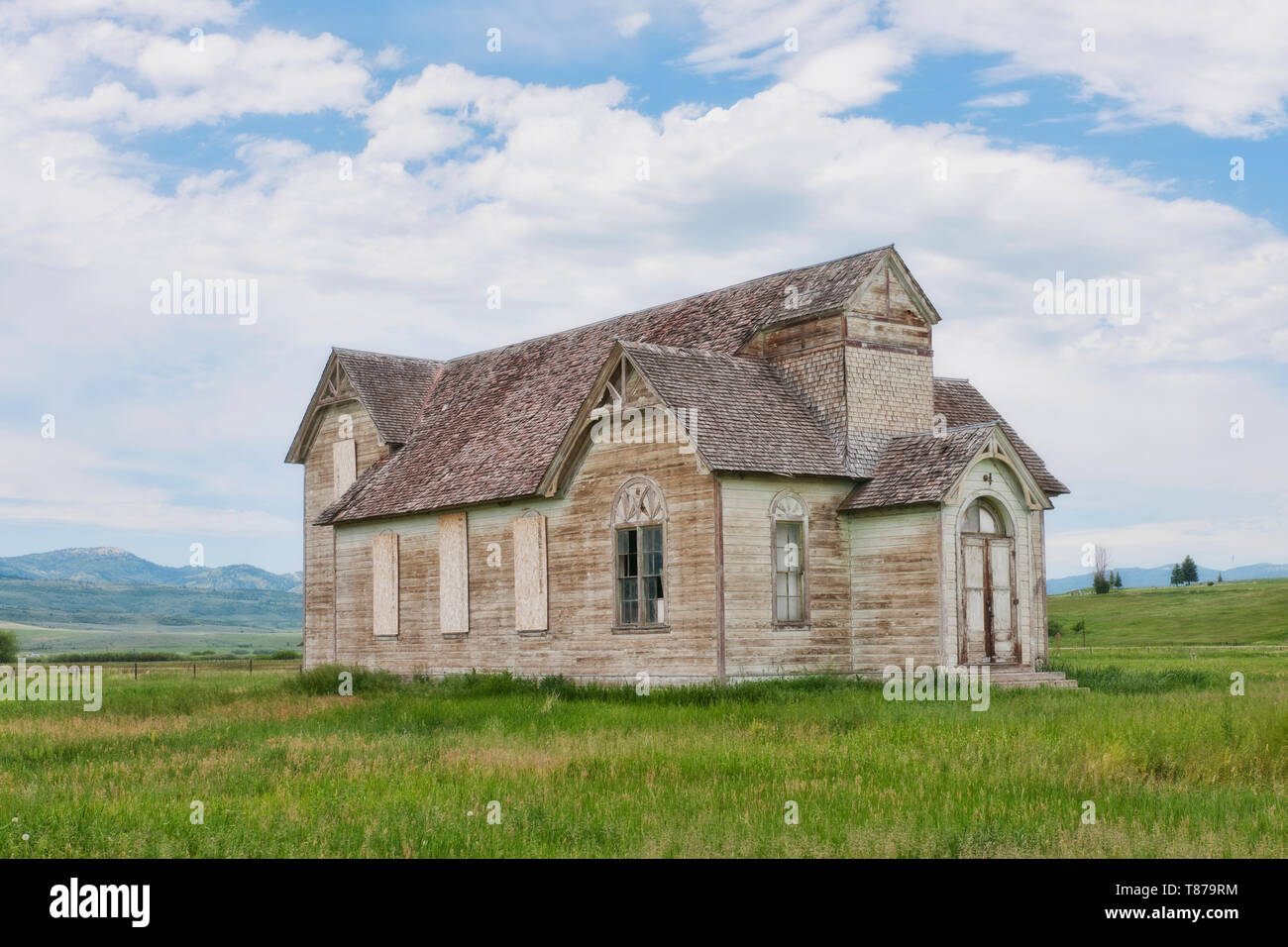 Abandoned Countryside Church Stock Photo - Alamy
