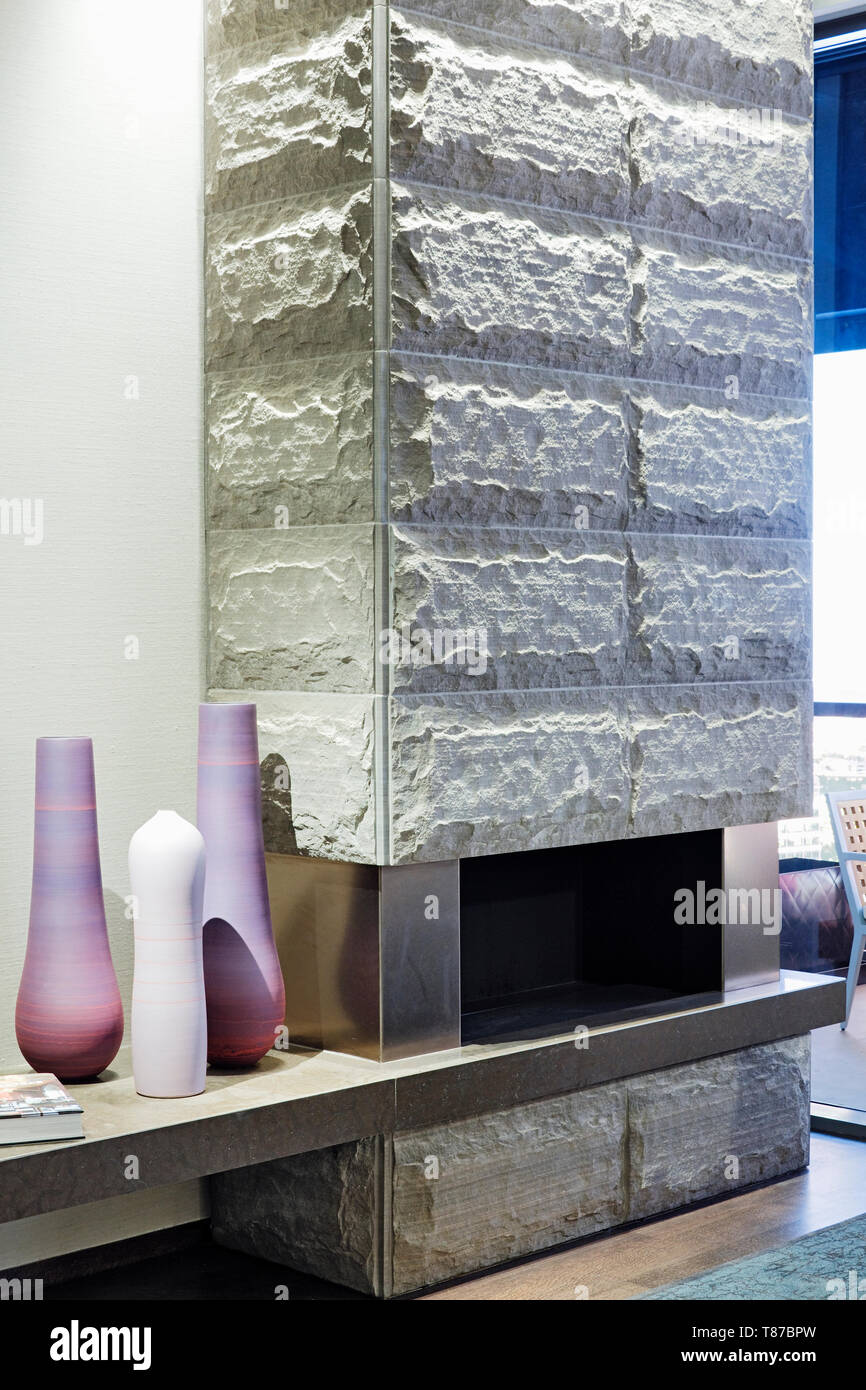 Modern stone fireplace hot hi-res stock photography and images - Alamy